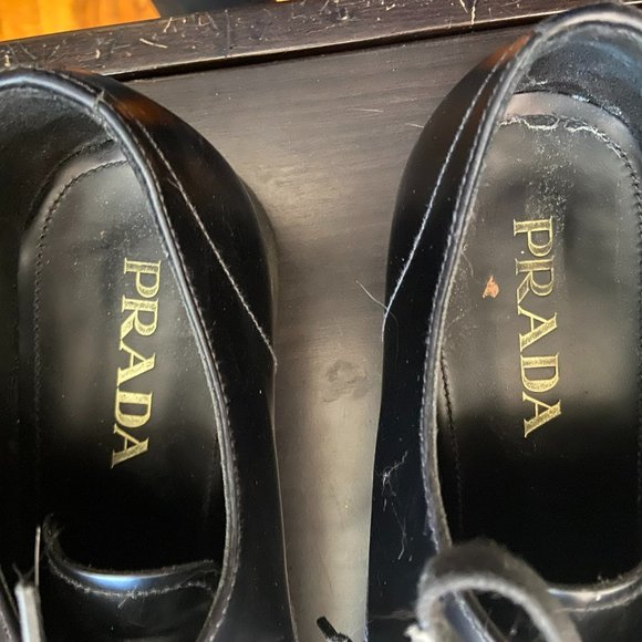 Prada Men\'s Black Cap Toe Oxfords US 9.5 / UK 8.5 Leather With Rubber Soles main image 9